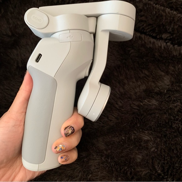 DJI OM 4 - Handheld 3-Axis Smartphone Gimbal Stabilizer - Picture 13 of 16